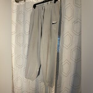Nike Men’s M Sweatpants Drawstring Elastic Ankle 2 Sides/1 Back Pocket Nike Logo